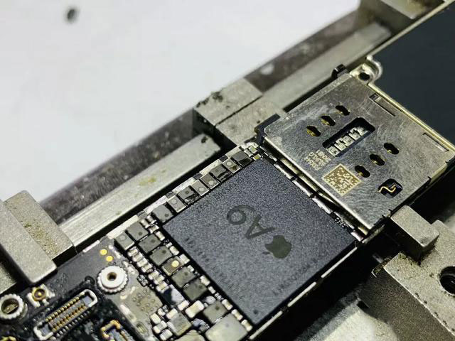 iPhone 6 可以像扩容一样直接更换 A12 处理器吗？
