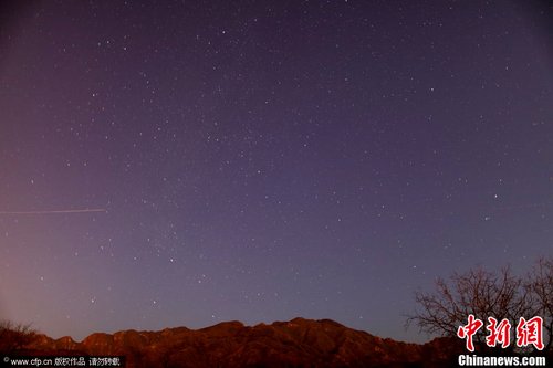 双子座流星雨绽放夜空