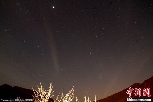 双子座流星雨绽放夜空